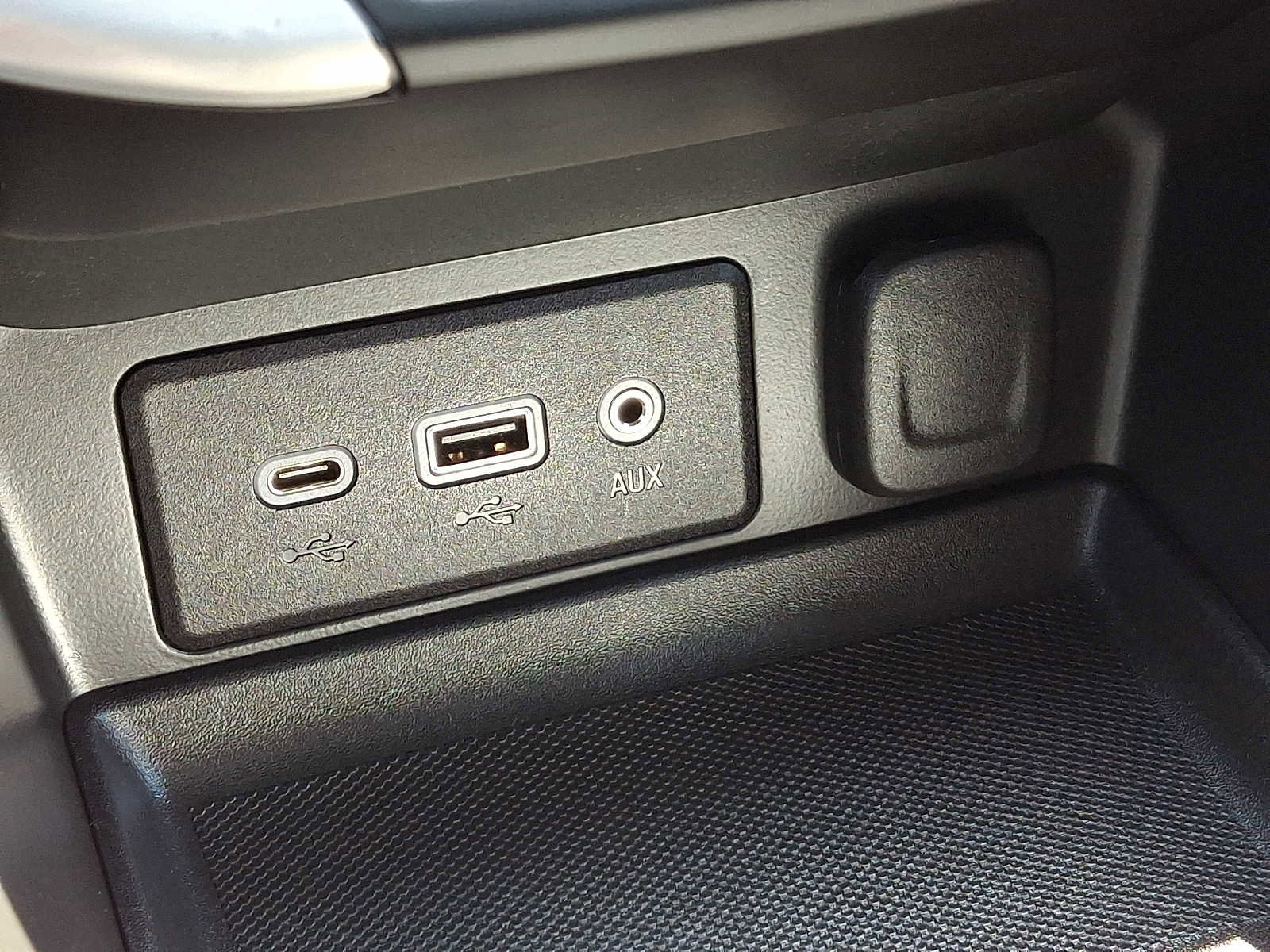 Used 2023 GMC Terrain SLE w/ Driver Convenience Package FWD image 27