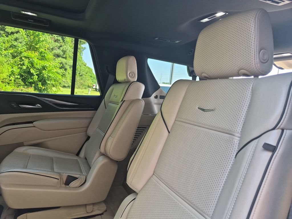 Certified 2024 Cadillac Escalade Premium Luxury RWD image 28