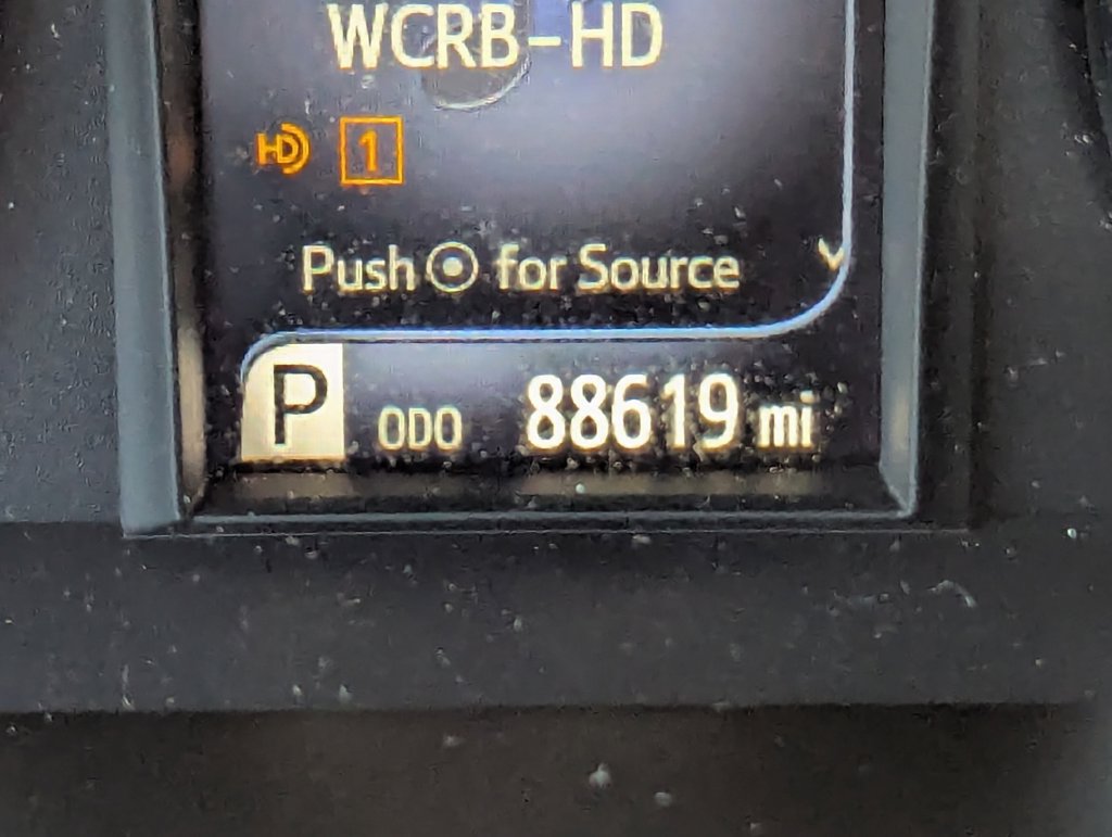 Used 2017 Toyota Camry XLE w/ Moonroof Package FWD image 21