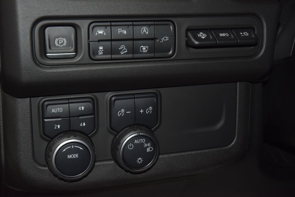 Used 2022 Chevrolet Tahoe High Country AWD/4WD image 37