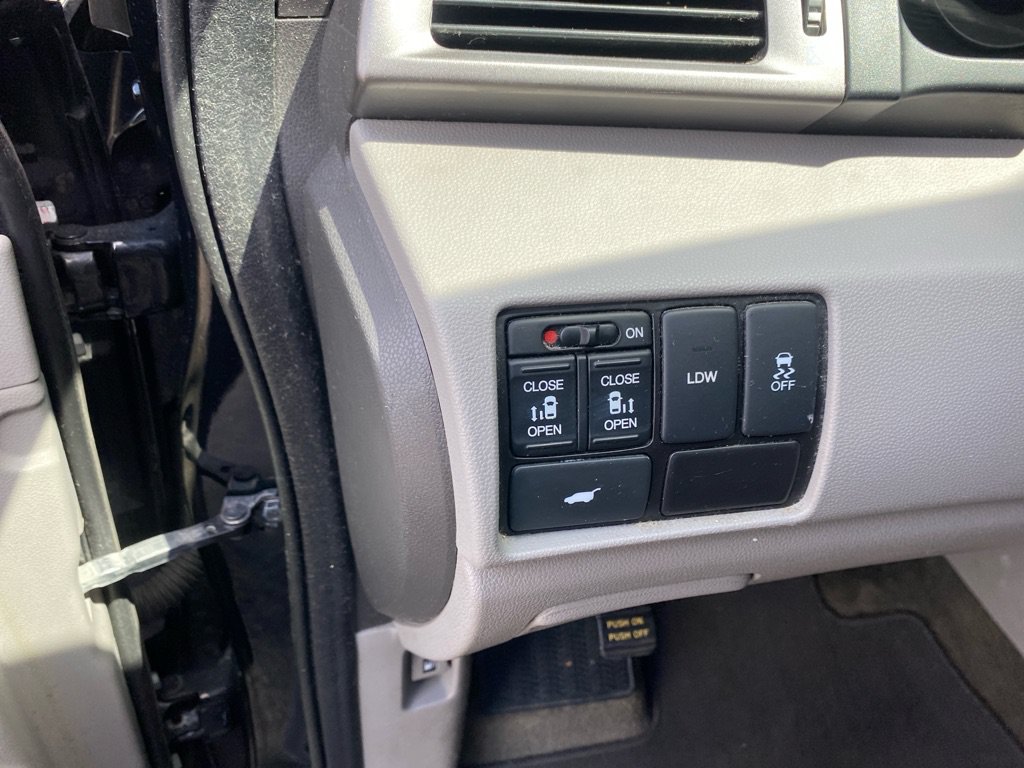 Used 2017 Honda Odyssey EX-L image 12