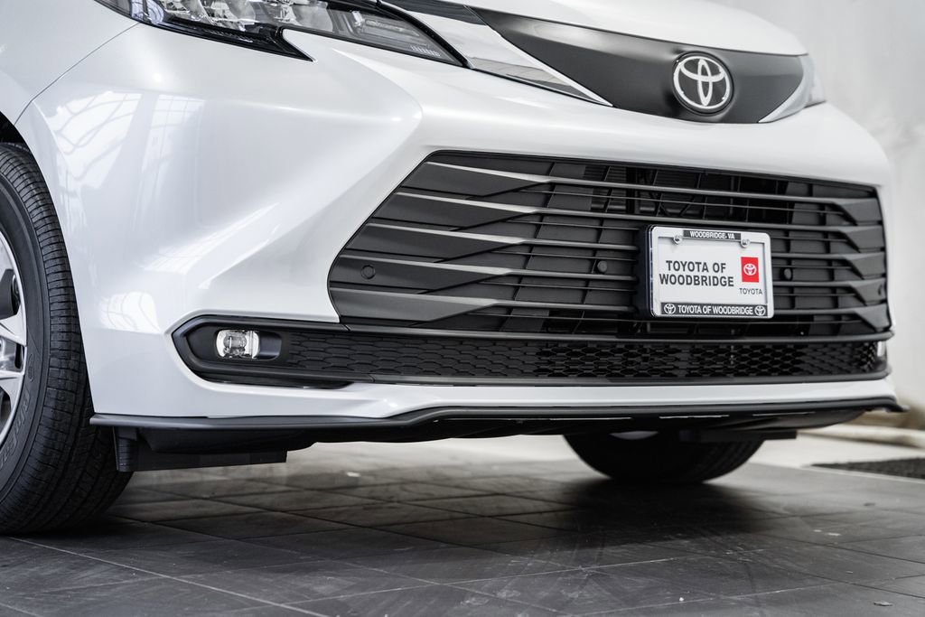 New 2026 Toyota Sienna XLE image 15