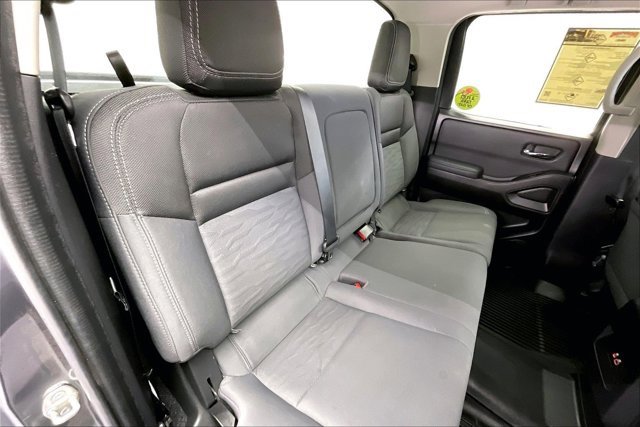 Used 2022 Nissan Frontier SV w/ Technology Package image 18