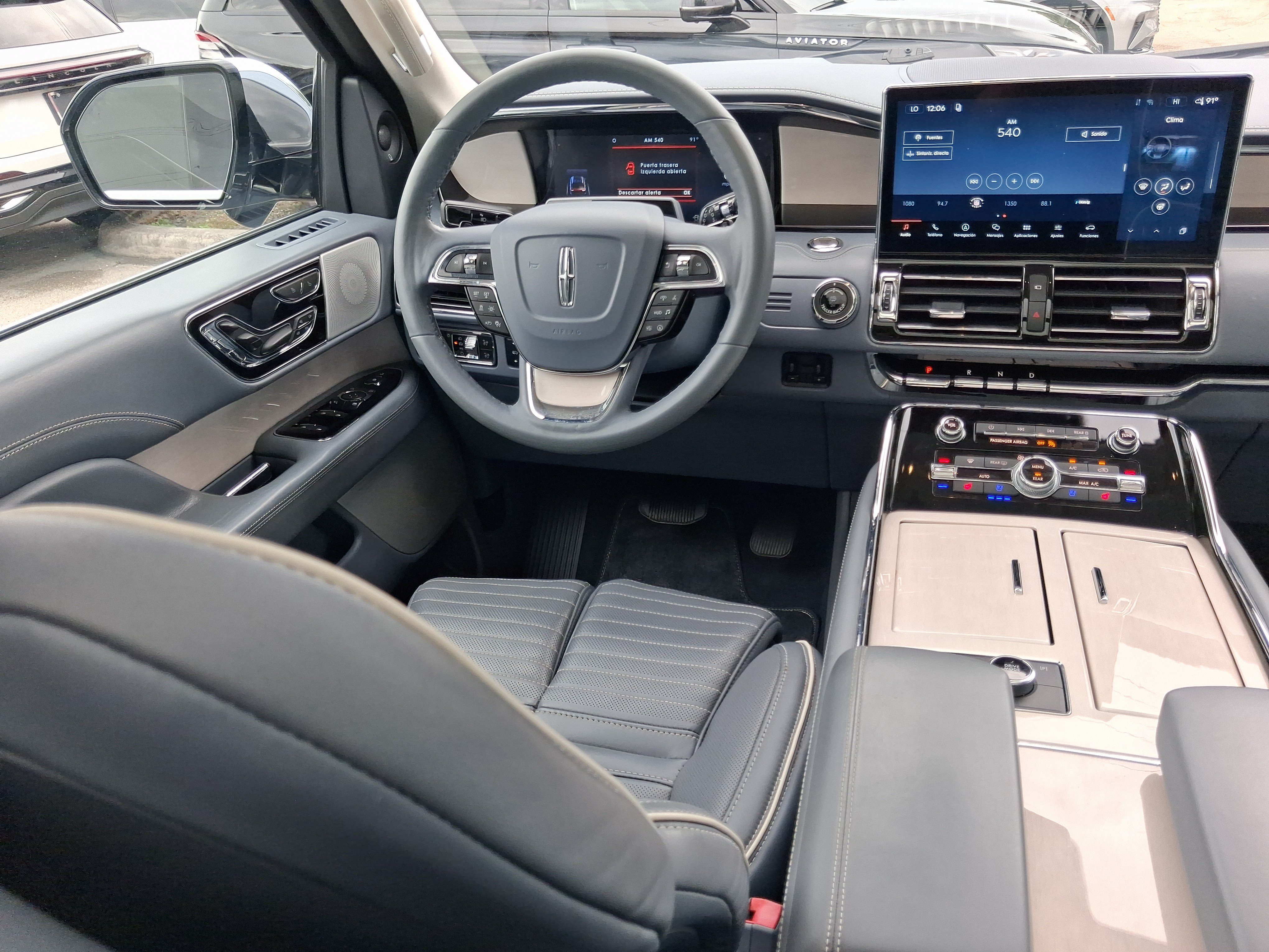 Used 2022 Lincoln Navigator L Black Label AWD/4WD image 8