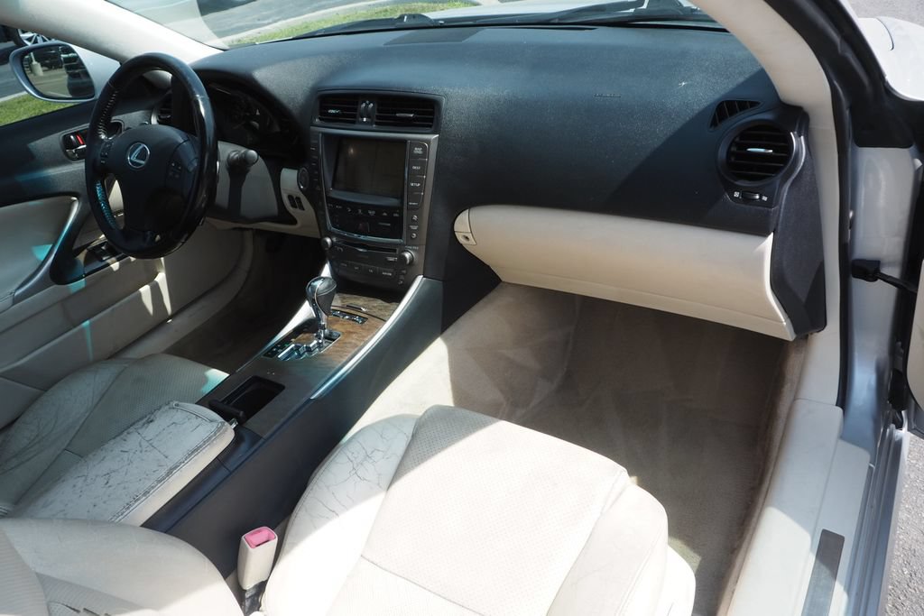 Used 2010 Lexus IS 250C RWD image 19