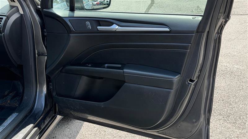 Used 2018 Ford Fusion Titanium AWD/4WD image 33