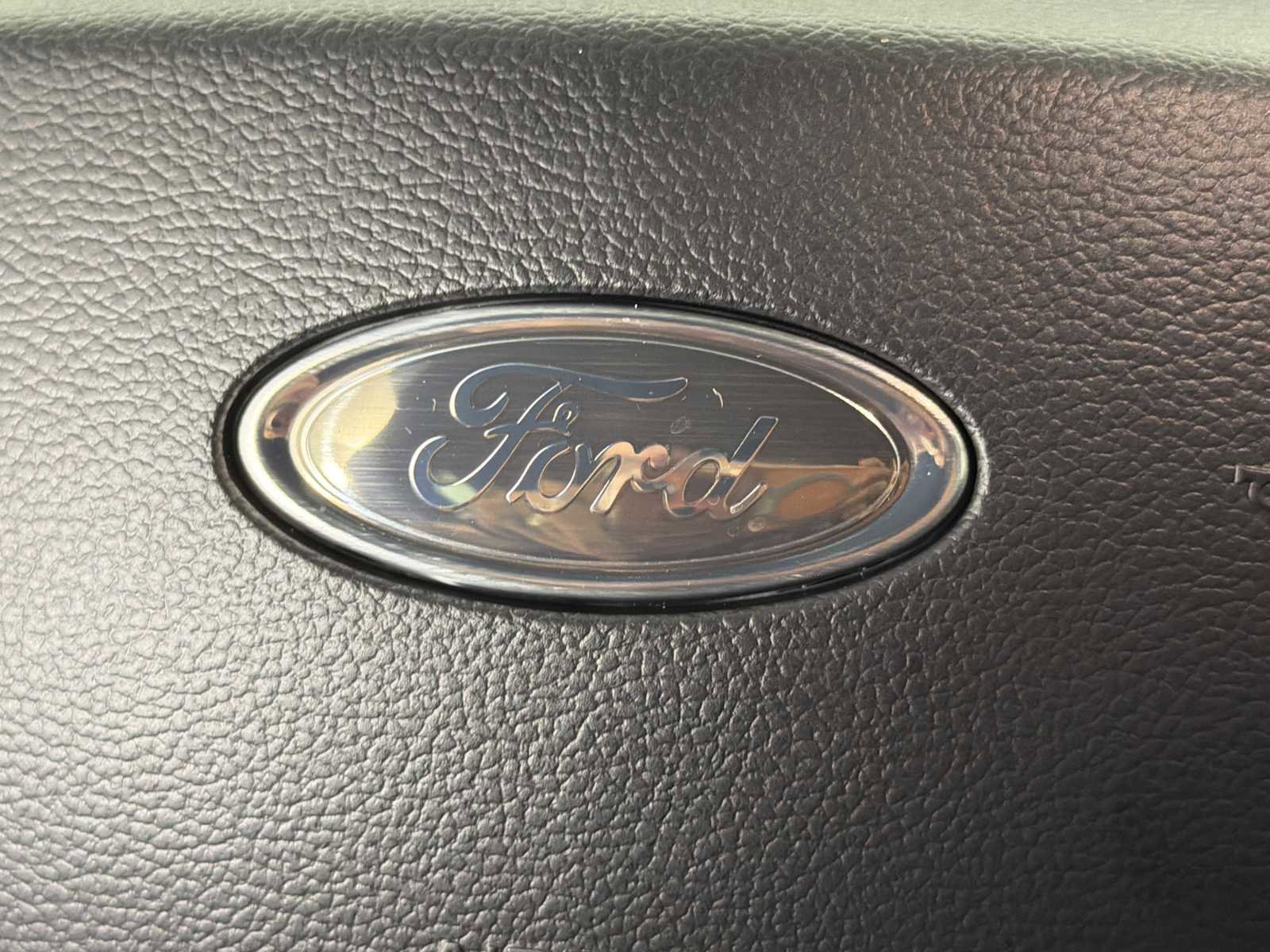 Used 2025 Ford Explorer Platinum image 25