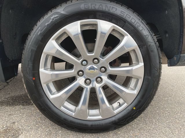 Used 2020 Chevrolet Silverado 1500 High Country w/ Technology Package AWD/4WD image 34