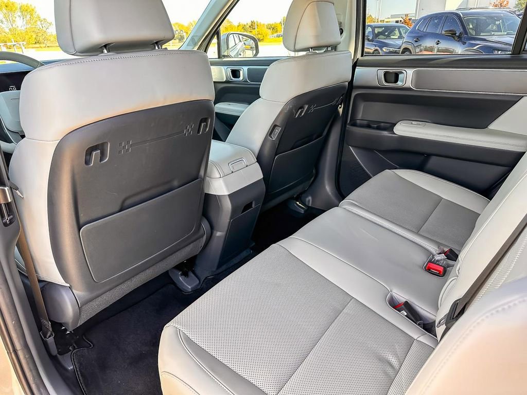 Used 2025 Hyundai Santa Fe SEL FWD image 28