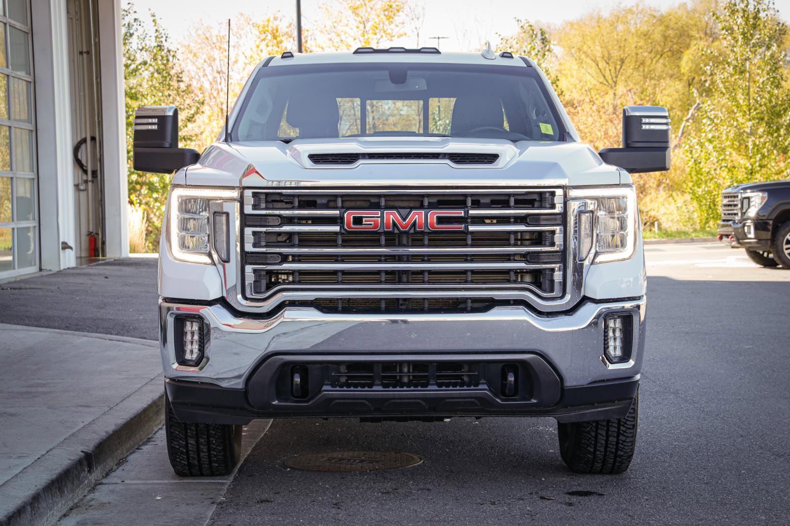 Used 2023 GMC Sierra 3500 SLT w/ SLT Convenience Package image 9