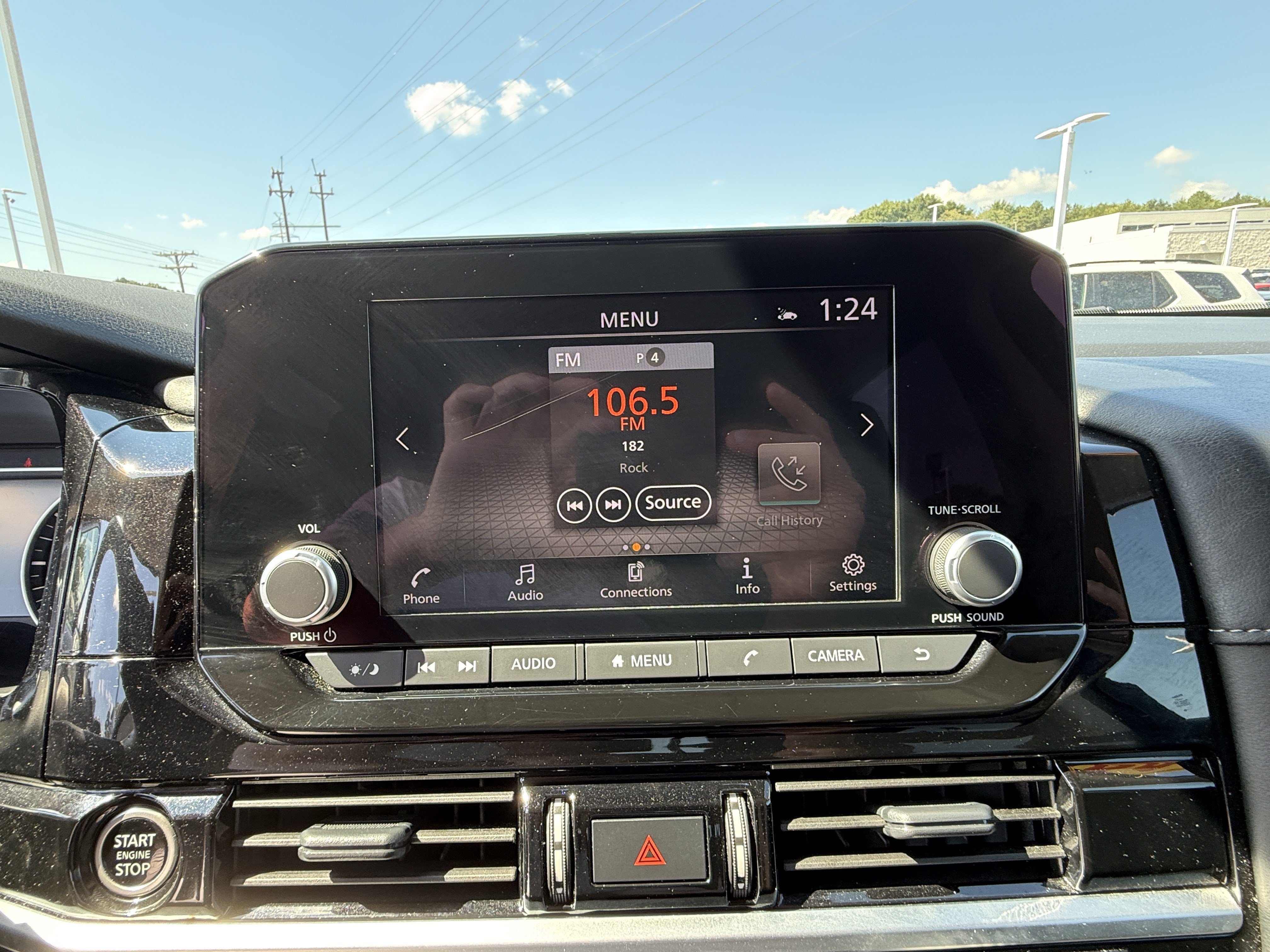 Used 2024 Nissan Pathfinder SV AWD/4WD image 24