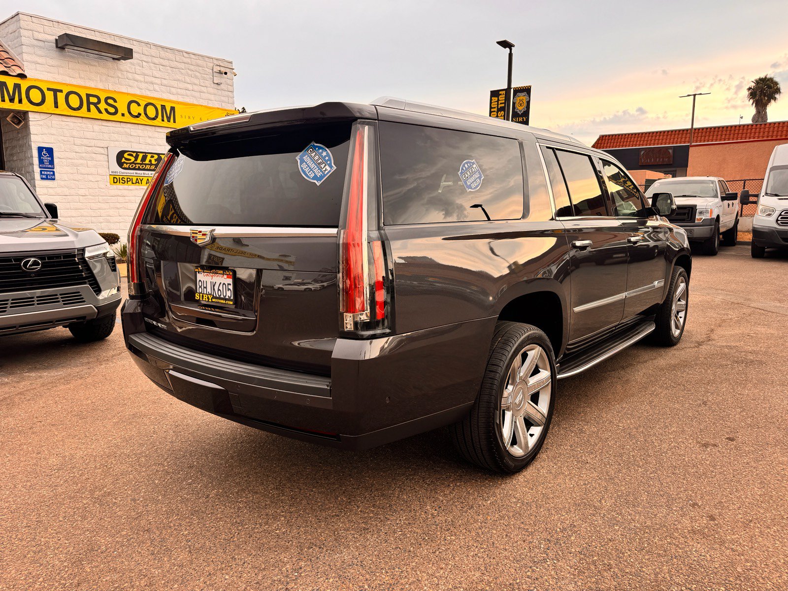 Used 2018 Cadillac Escalade ESV Luxury AWD/4WD image 7