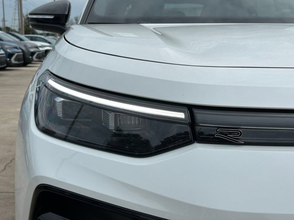 New 2026 Volkswagen Tiguan SE R-Line FWD image 40