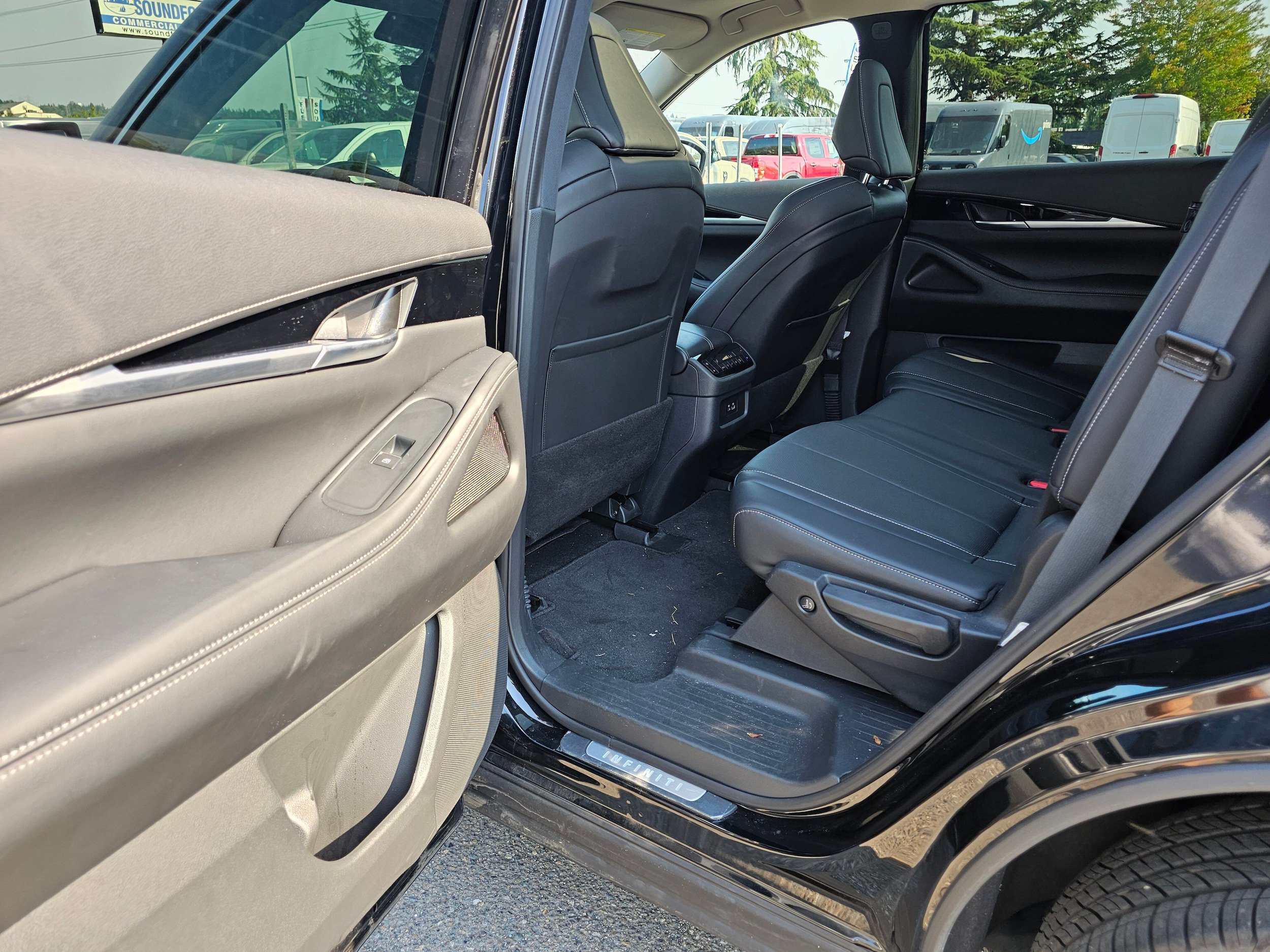 Used 2025 INFINITI QX60 Pure AWD/4WD image 18