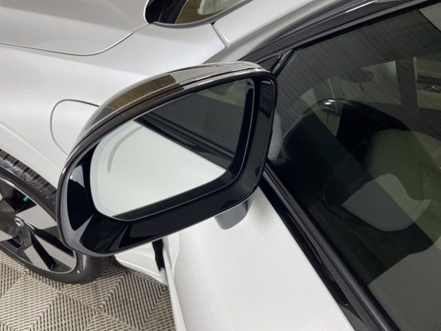 Certified 2024 Volvo XC60 T8 Plus w/ Protection Package Premier image 17