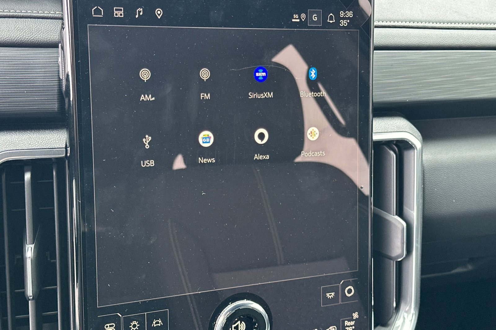 New 2025 GMC Acadia Elevation image 18