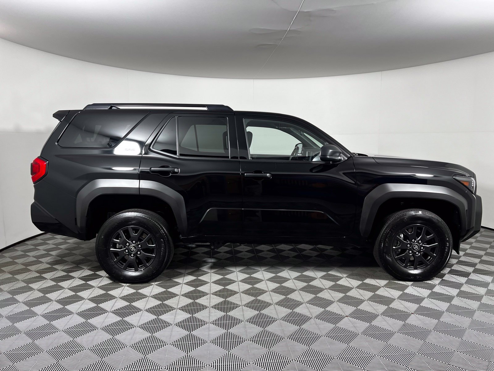 Certified 2026 Toyota 4Runner SR5 AWD/4WD image 4