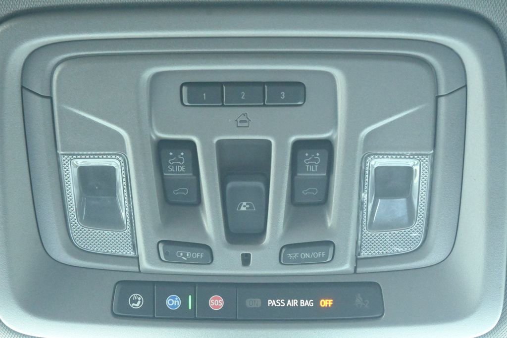 Used 2023 GMC Sierra 2500 Denali w/ Denali Black Diamond Edition image 23