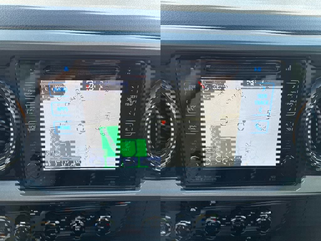 Used 2016 Toyota Tacoma TRD Off-Road w/ Premium & Technology Package image 21