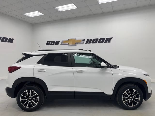 Used 2025 Chevrolet TrailBlazer LT AWD/4WD image 4