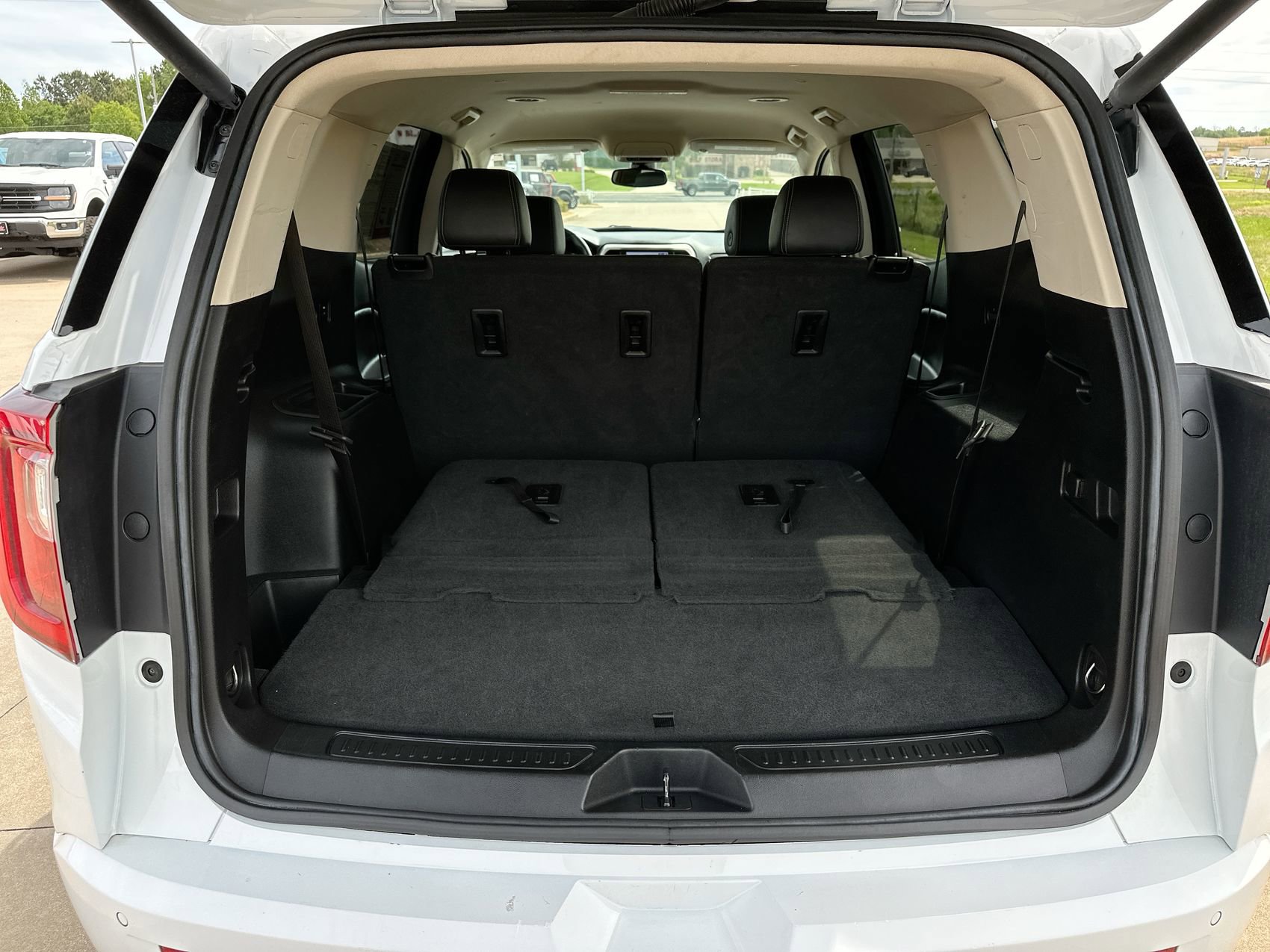Used 2023 GMC Acadia Denali FWD image 25