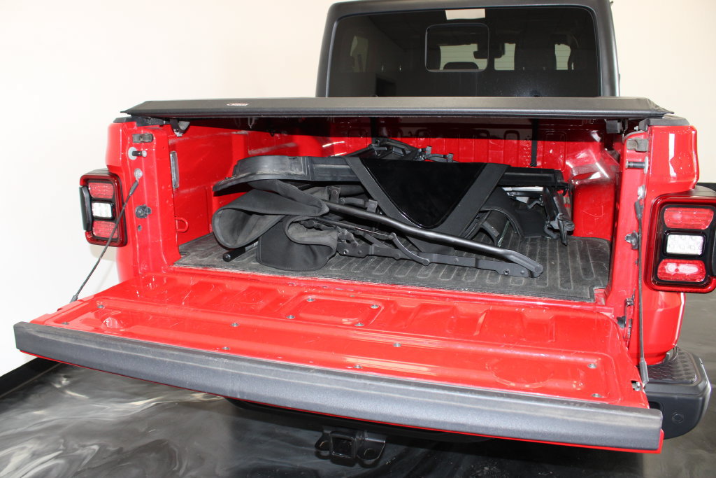 Used 2020 Jeep Gladiator Overland AWD/4WD image 7