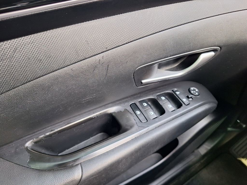 Used 2022 Hyundai Santa Cruz SEL image 17