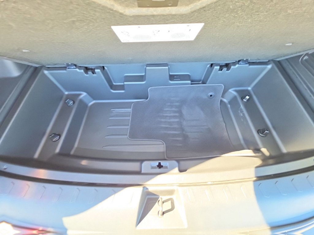 Used 2021 Chevrolet Traverse RS FWD image 45