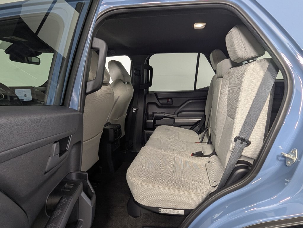 Used 2025 Toyota 4Runner SR5 AWD/4WD image 26