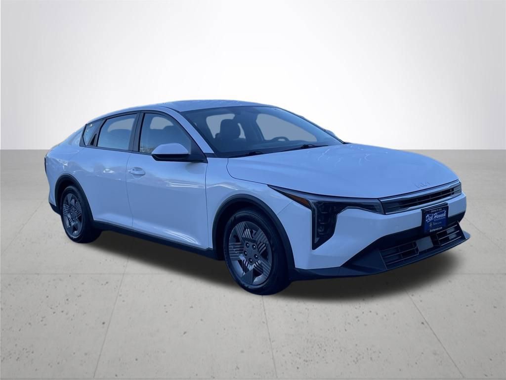 Used 2025 Kia K4 LX image 4