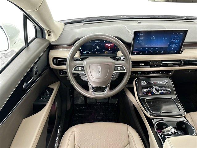 Used 2022 Lincoln Nautilus Reserve image 11