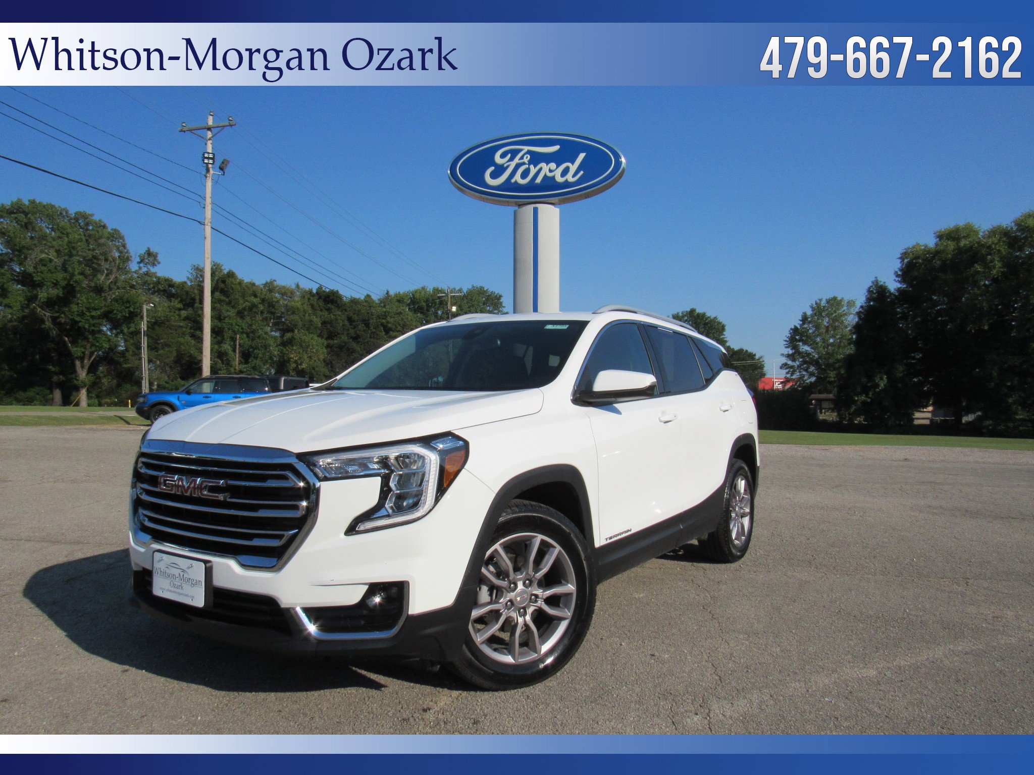 Used 2024 GMC Terrain SLT image 1