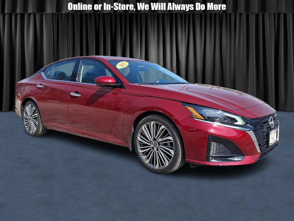 Used 2025 Nissan Altima 2.5 SL image 1