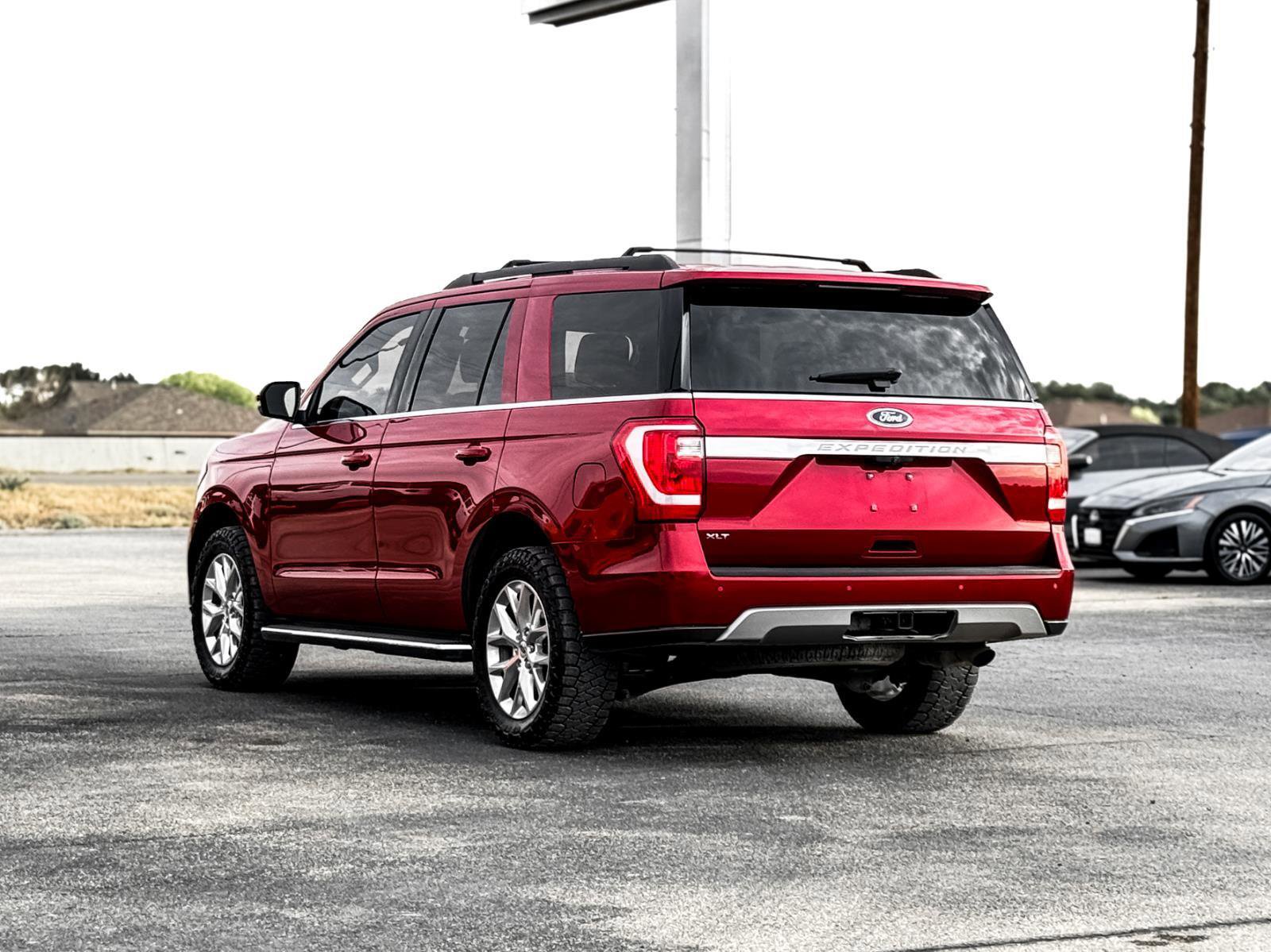 Used 2021 Ford Expedition XLT RWD image 9