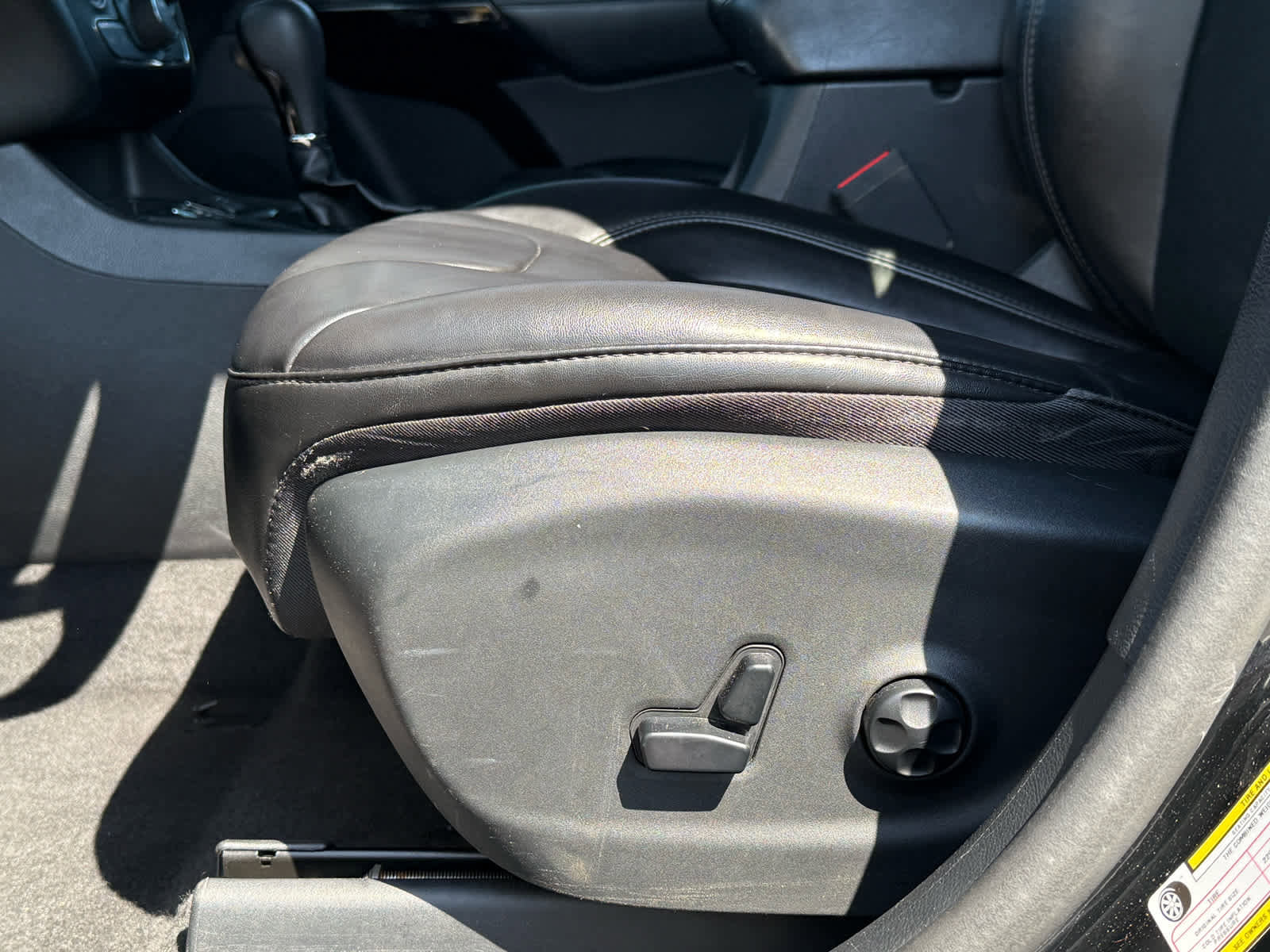 Used 2020 Jeep Cherokee Latitude Plus image 13