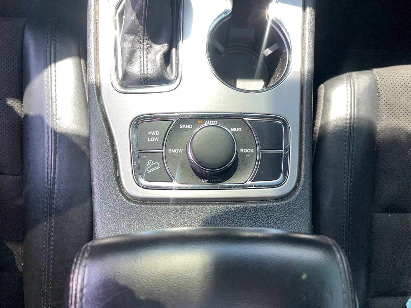 Used 2022 Jeep Grand Cherokee Laredo X AWD/4WD image 20
