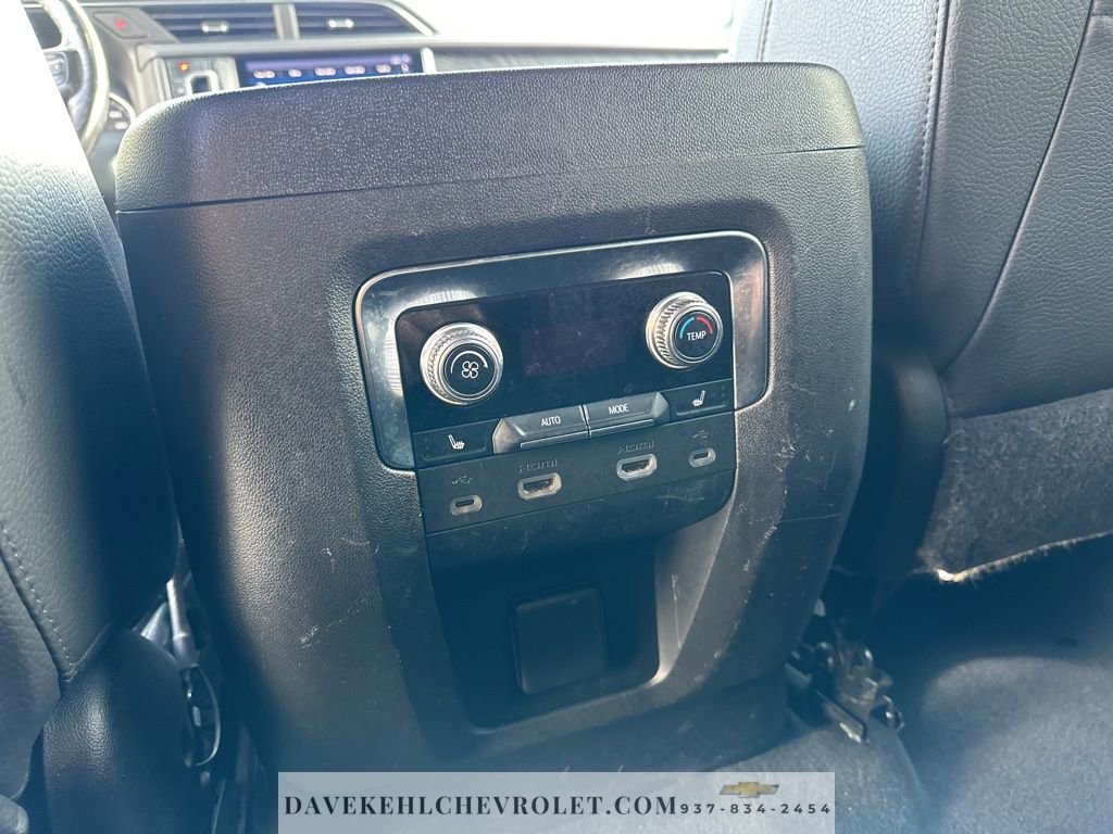 Used 2021 GMC Yukon XL Denali w/ Denali Premium Package image 25