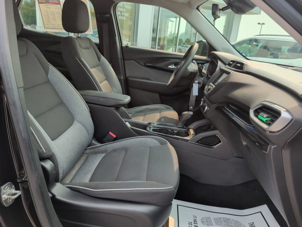Used 2022 Chevrolet TrailBlazer LS FWD image 19
