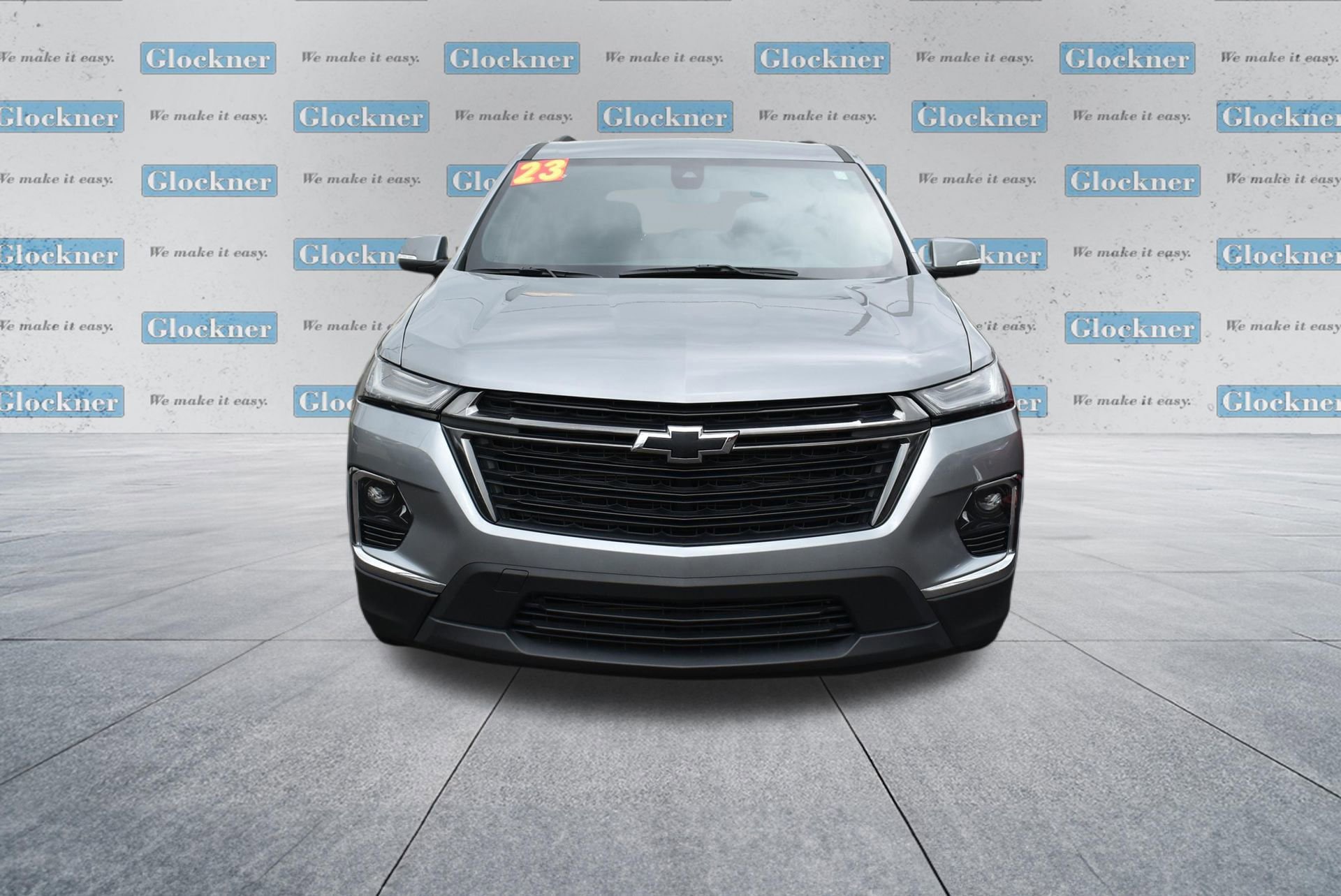 Used 2023 Chevrolet Traverse LT FWD image 2