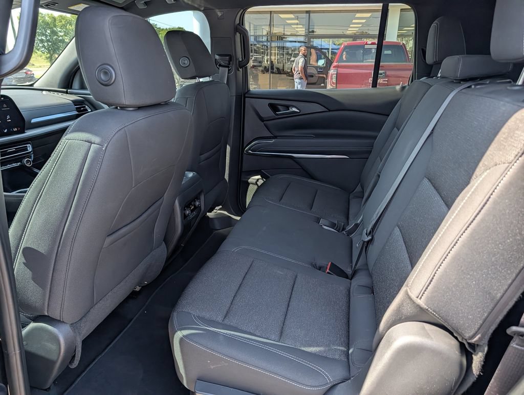 Used 2025 Chevrolet Traverse LT FWD image 26