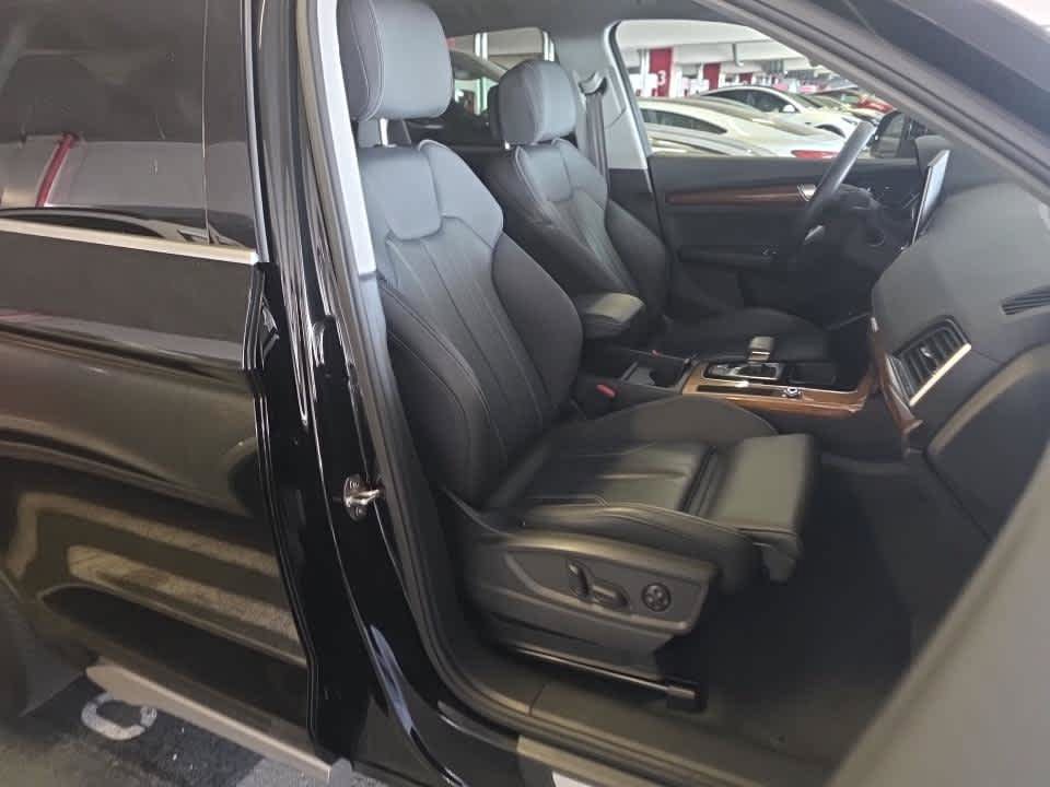 Used 2024 Audi Q5 e Premium AWD/4WD image 9