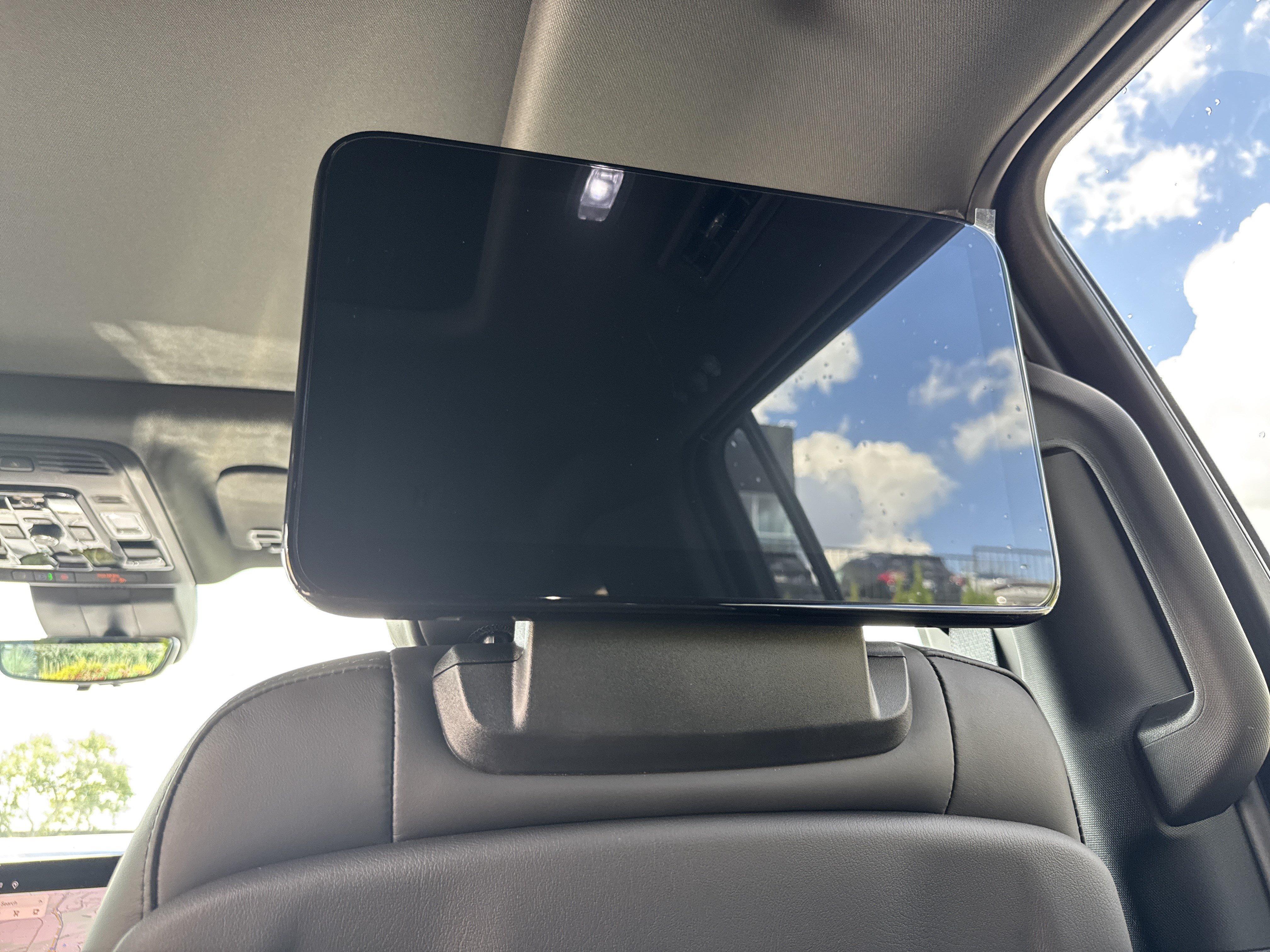 New 2026 GMC Yukon XL Denali Ultimate AWD/4WD image 28