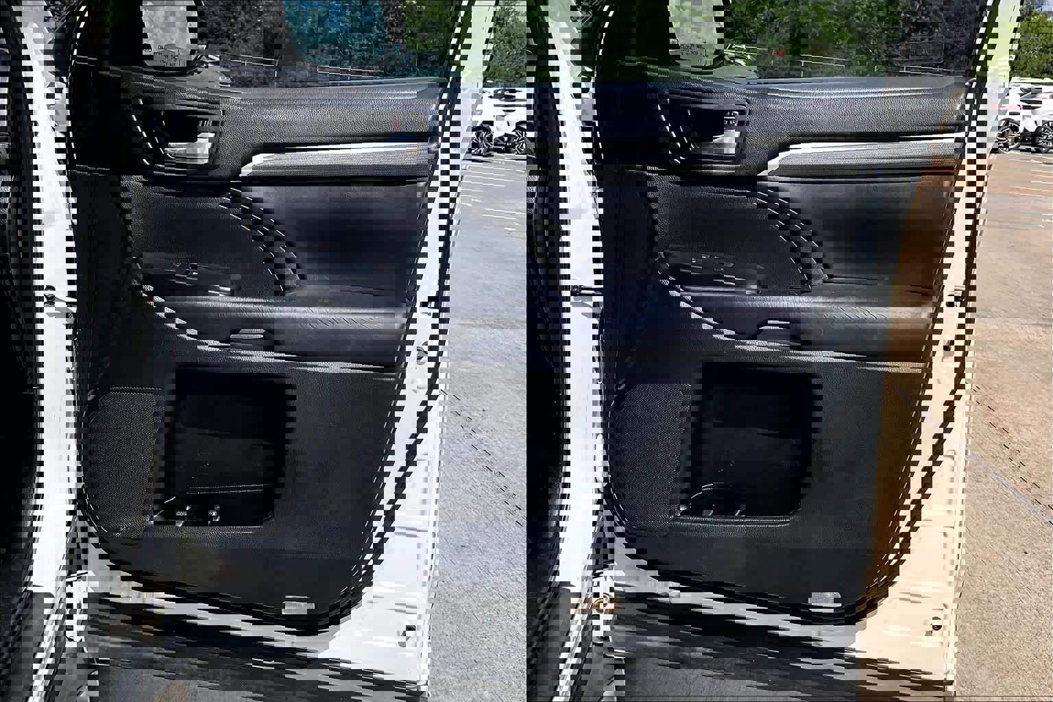 Used 2018 Toyota Highlander SE FWD image 22