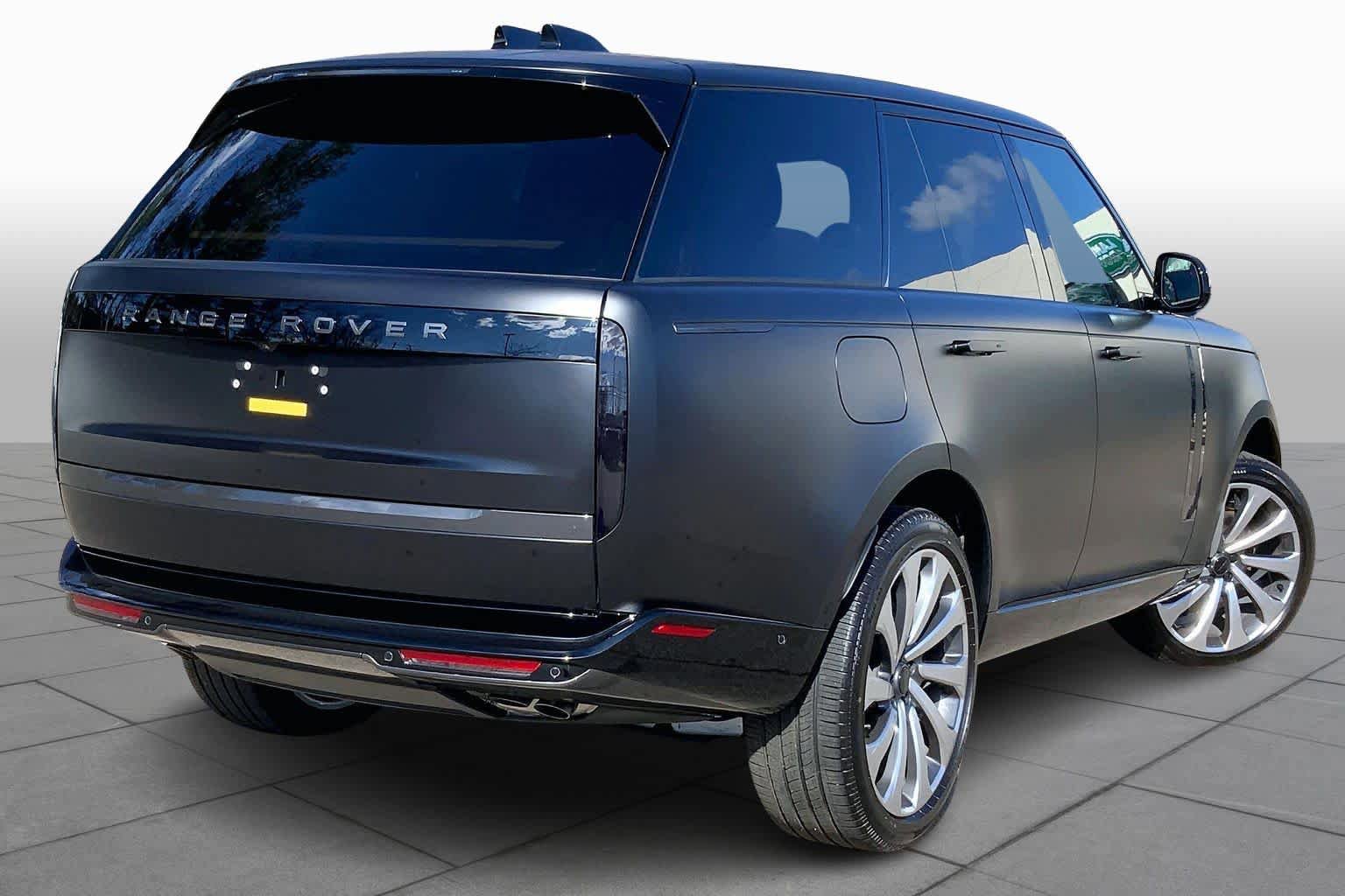 New 2026 Land Rover Range Rover SE image 3