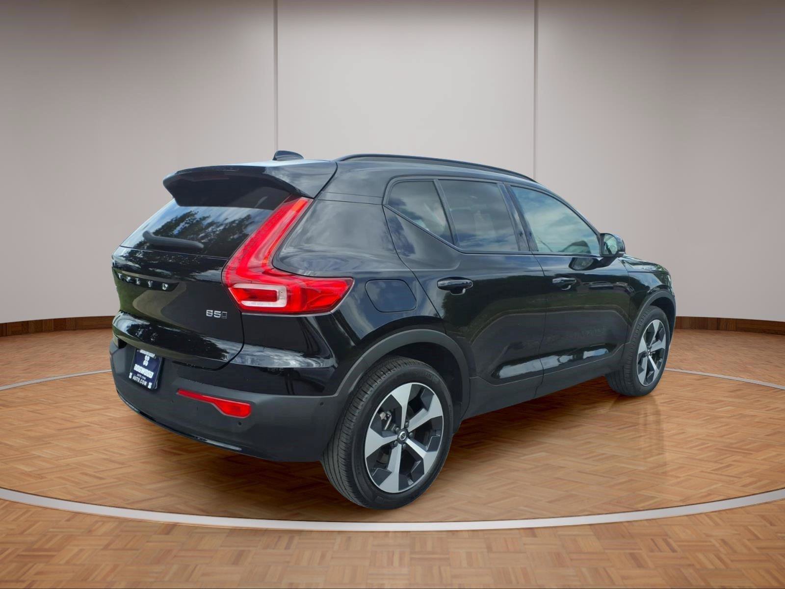 Certified 2026 Volvo XC40 B5 Plus w/ Protection Package Premier AWD/4WD image 6