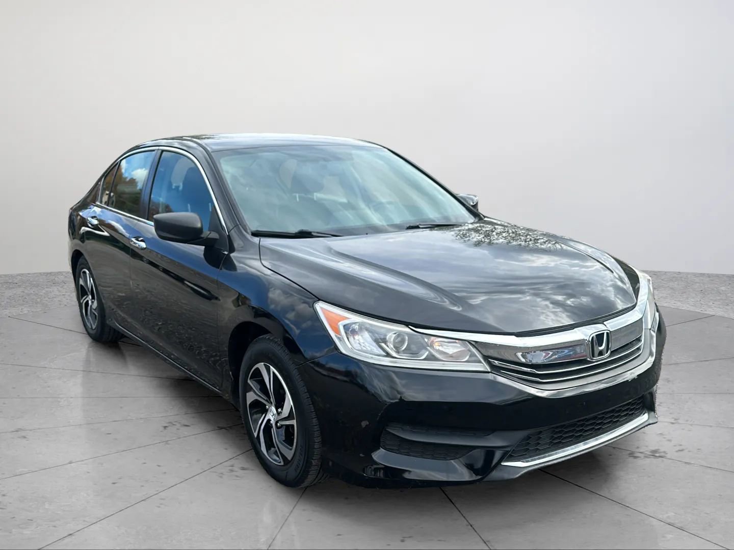 Used 2017 Honda Accord LX image 3