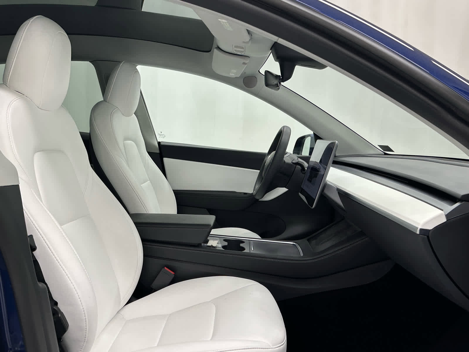 Used 2022 Tesla Model Y Long Range image 17