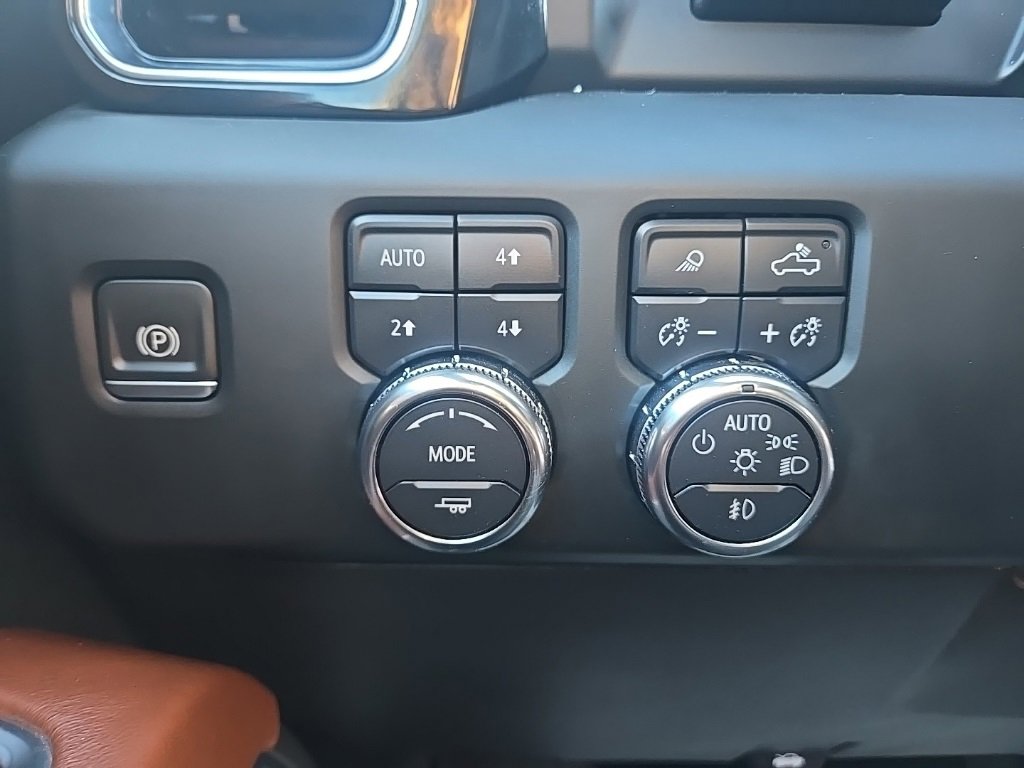 Used 2024 GMC Sierra 3500 Denali Ultimate image 21