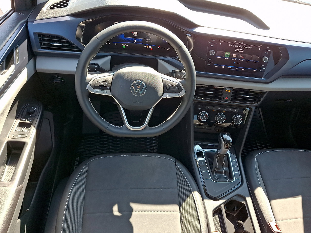 Certified 2023 Volkswagen Taos SE w/ Panoramic Sunroof Package FWD image 11