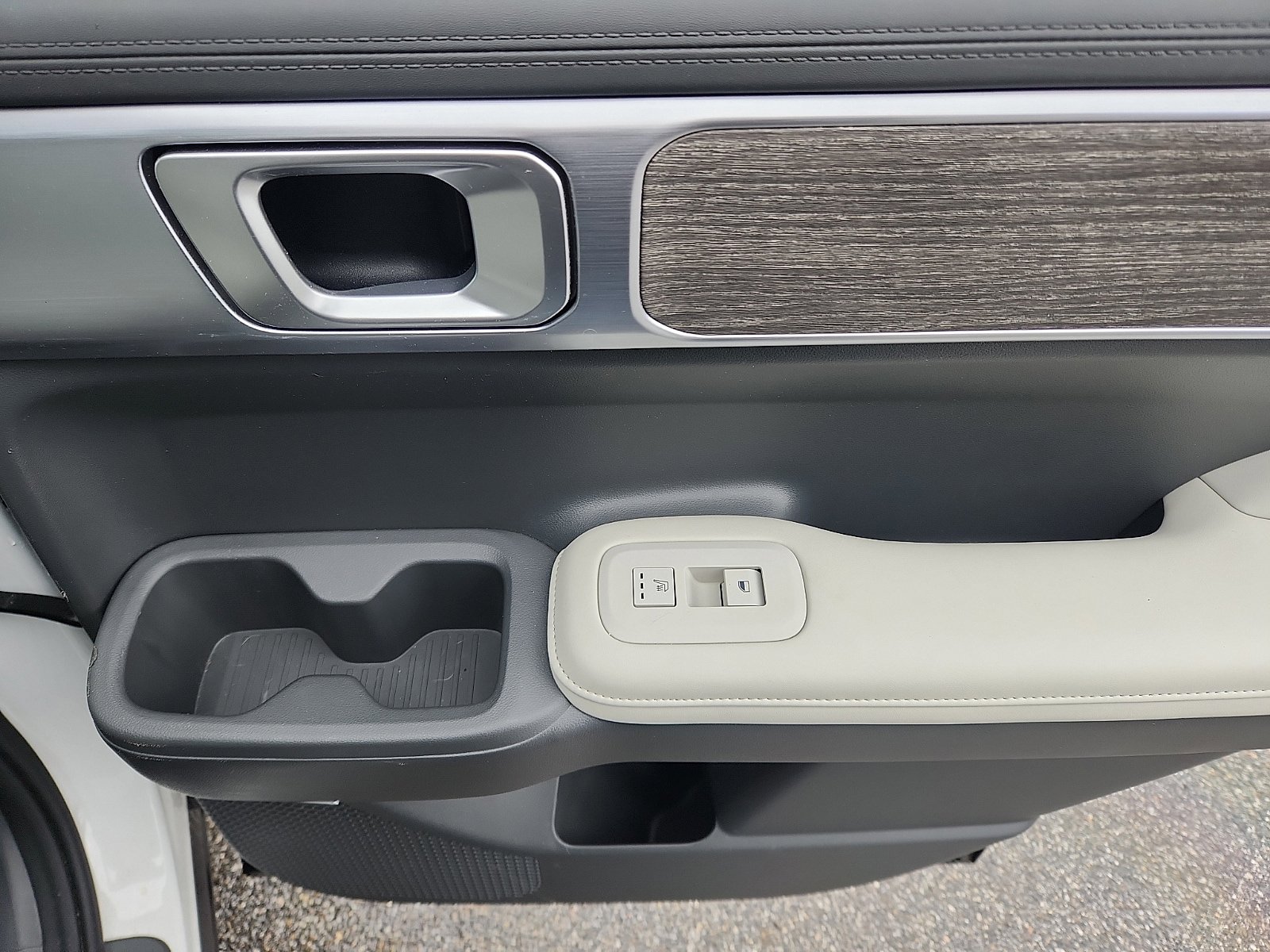 Used 2025 Hyundai Santa Fe Limited image 33